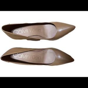 Calvin Klein tan pumps size 9.5